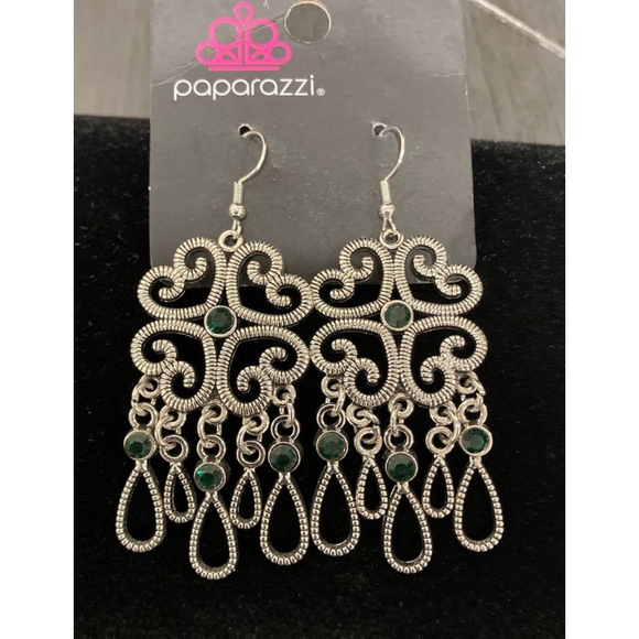 Matching Green and Silver set - Picture 4 of 7